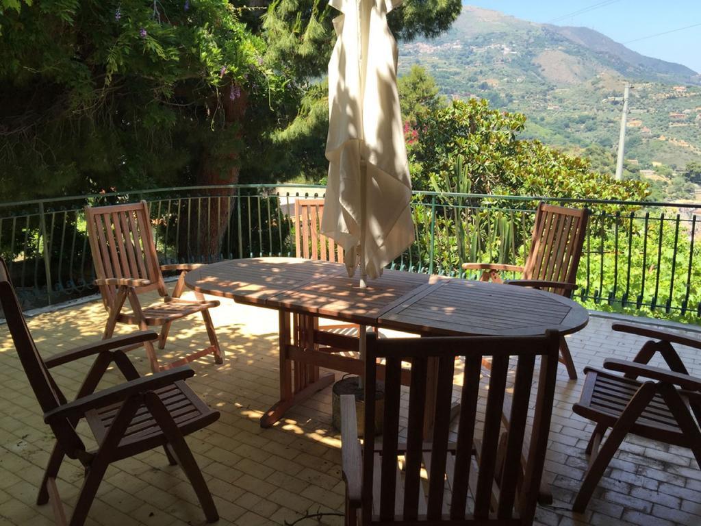 B&B Villa Zia Febronia Patti Ngoại thất bức ảnh