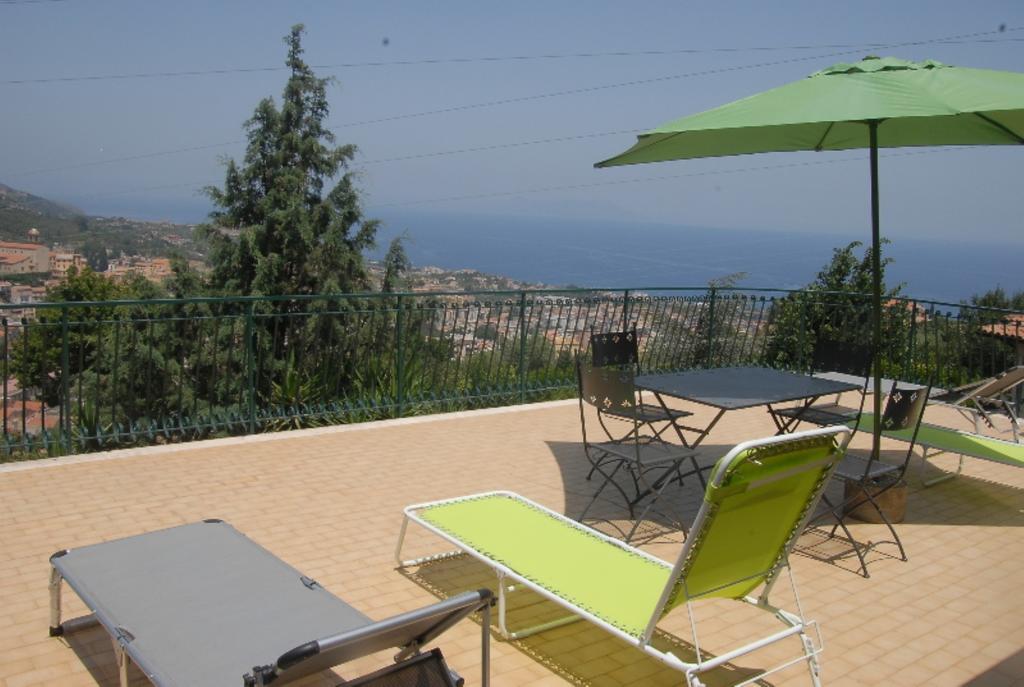 B&B Villa Zia Febronia Patti Ngoại thất bức ảnh